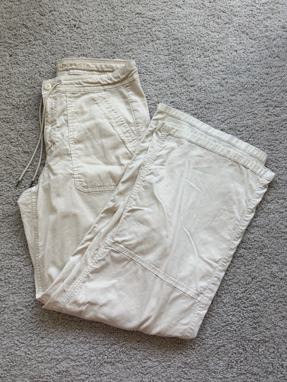 American Eagle Outfitters Cream Stretch Pants